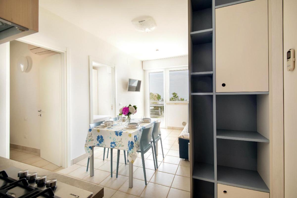 Residence Brezza Di Mare Сан-Бенедетто-дель-Тронто Экстерьер фото