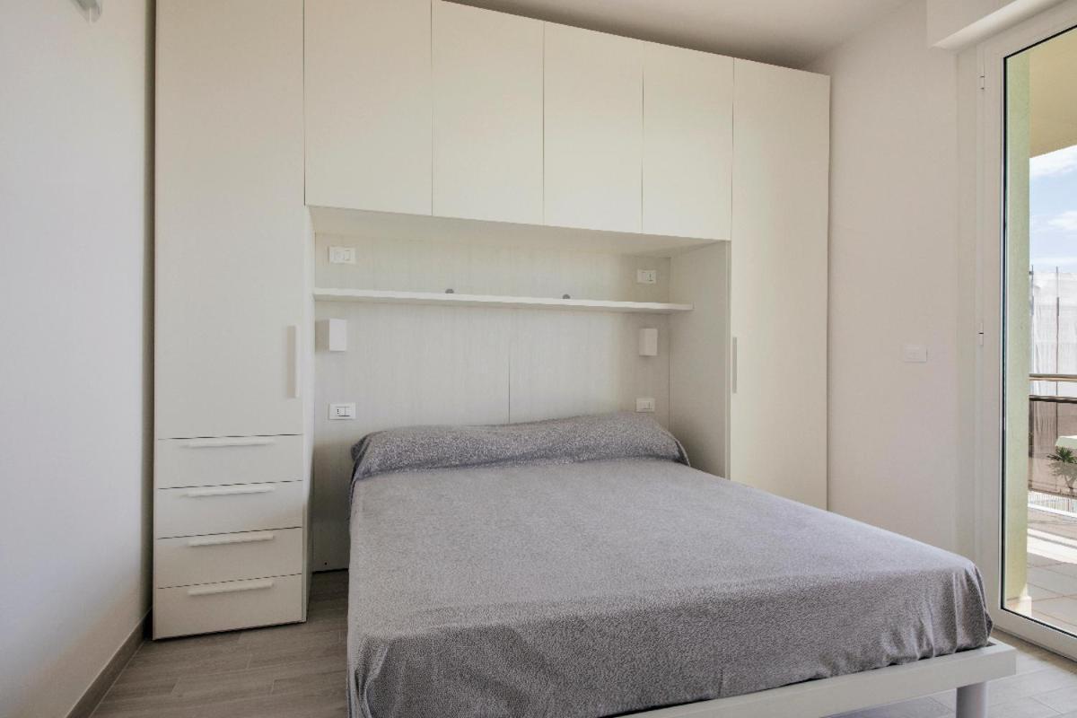 Residence Brezza Di Mare Сан-Бенедетто-дель-Тронто Экстерьер фото