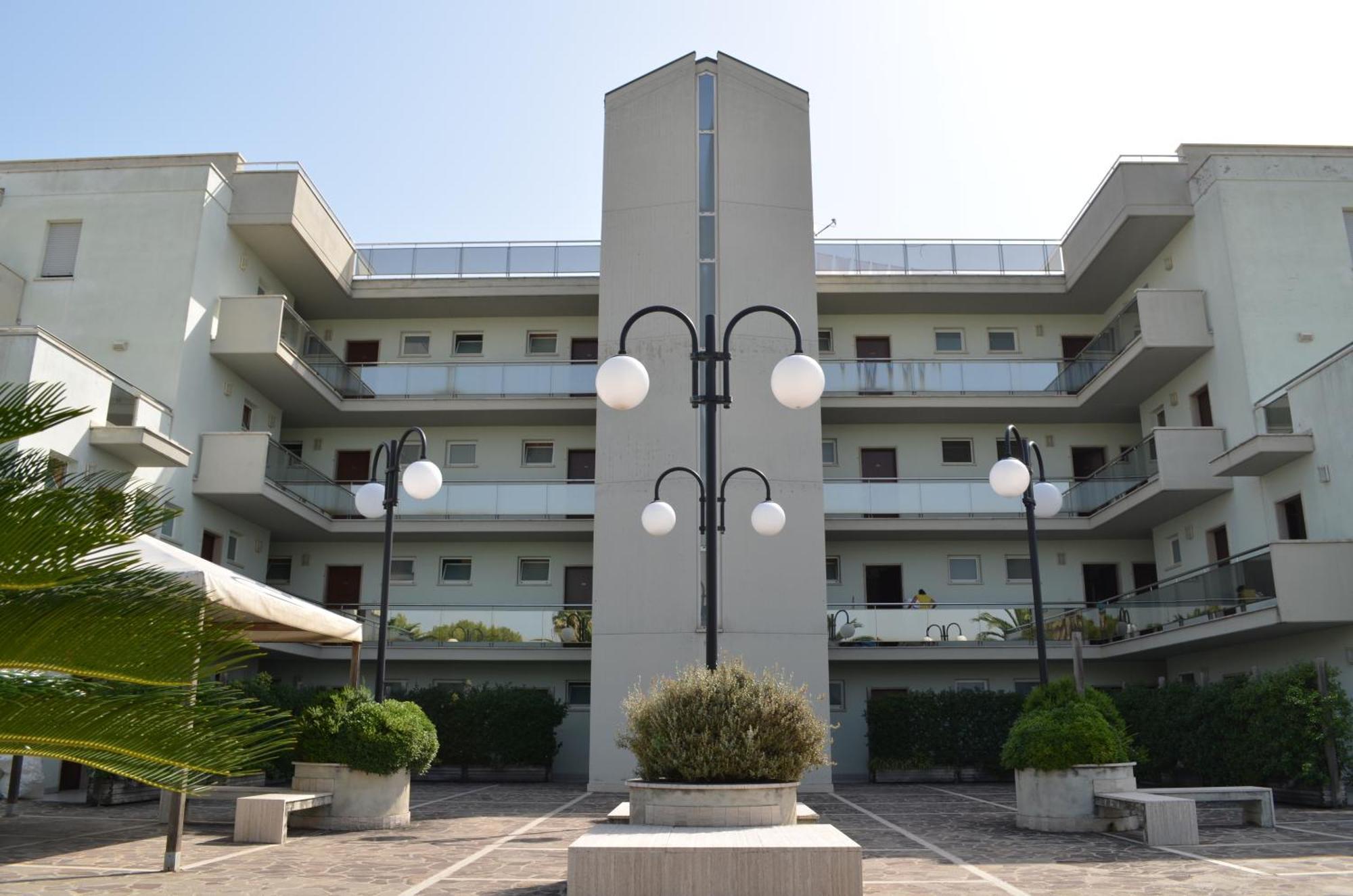 Residence Brezza Di Mare Сан-Бенедетто-дель-Тронто Экстерьер фото